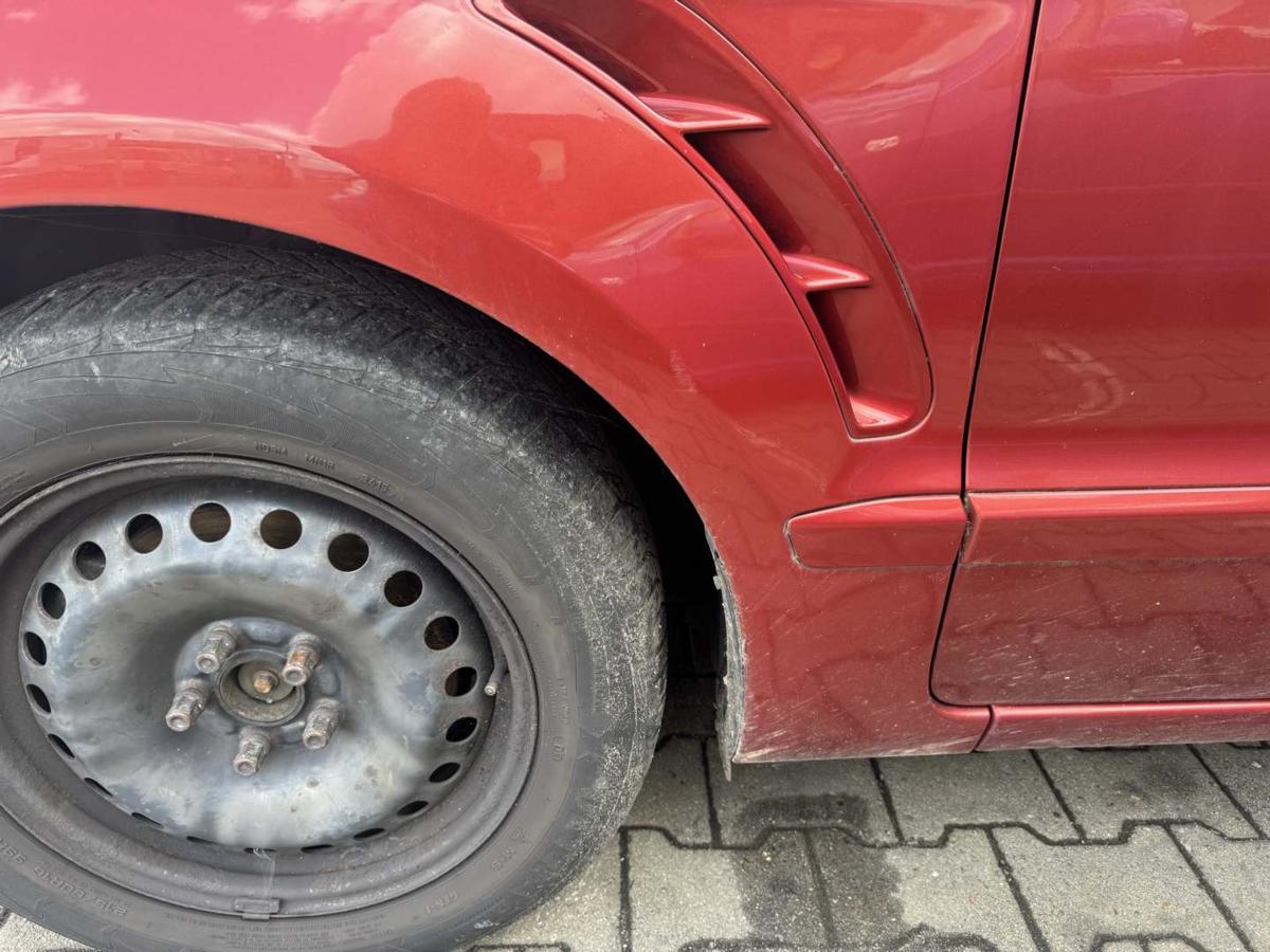 Ford Galaxy 2 original Kotfl&uuml;gel vorn links Tango Rot Bj.2006